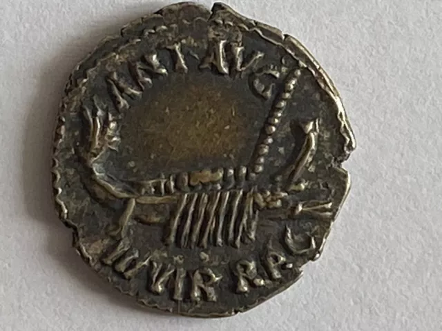 Pièce antique grecque en argent à identifier