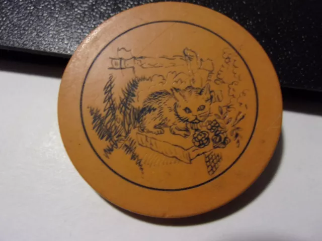 ANTIQUE CLAY ENGRAVED CASINO (PA-BT KITTEN ON TABLE) gaming casino poker chip