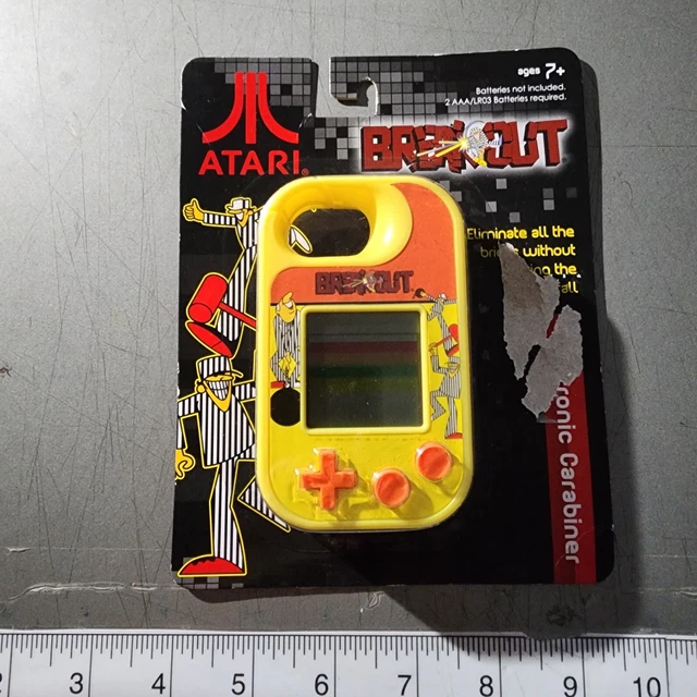 ATARI BREAKOUT HANDHELD Electronic 70's Arcade Game Travel Carabiner