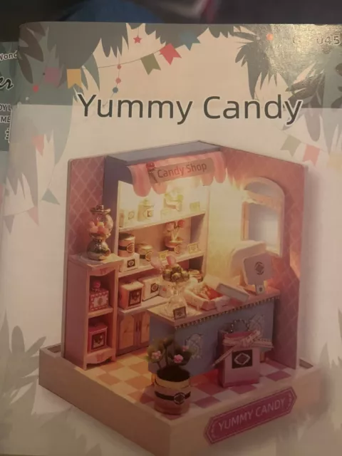 Miniature Dolls House DIY Kit - Cute Room - Yummy Candy QT-045