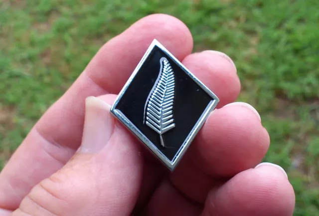 ALL BLACKS SILVER FERN VEST PIN Badge New Zealand Maori Ponga Emblem Kiwi NZ