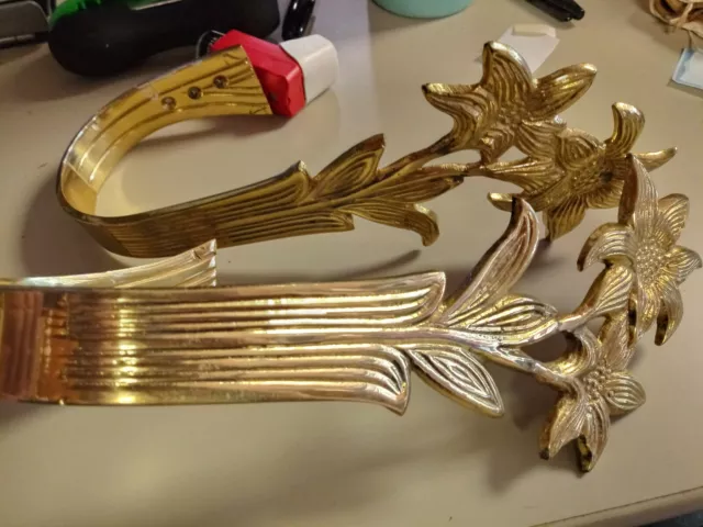 VTG Pair Curtain Tie-backs Lacquered Brass, Lillies Lily Flowers