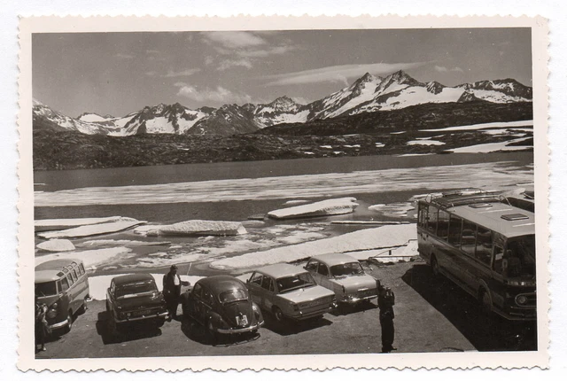 PHOTO ANCIENNE Lac Glace au Col du Grimsel Suisse 1965 Voiture Montagne Paysage