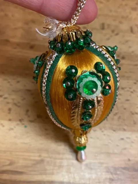 Vintage Christmas Ornament Beaded Sequins Satin Felt Gold Green MCM 3 1/4"