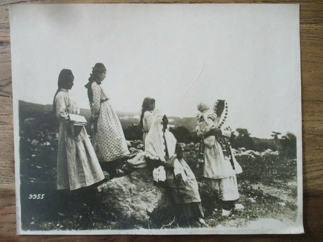 Großes Foto Ukraine um 1917 - Bauern - Frauen - Tracht - Kinder - ca. 30x24 cm