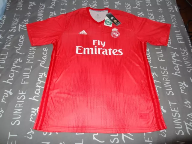 Maillot Real Madrid Neuf Avec Etiquette Taille Xl