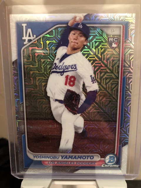 Yoshinobu Yamamoto 2023 Topps Chrome Rookie Refractor #36 – SSP Rare Dodgers RC