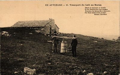 CPA En Auvergne - Transport du lait au BURON (374528)