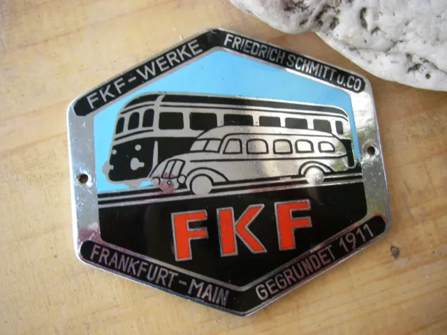 FKF WERKE FRIEDRICH SCHMIDT u. CO FRANKFURT- KAROSSERIE Plakette Badge