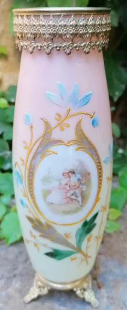 Vase ancien Opaline Romantique décor émaillé et Monture Laiton Néoclassique