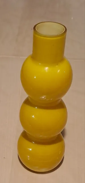 Vase soliflore en opaline jaune année 60/70