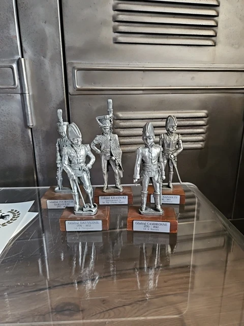 LES ÉTAINS DU PRINCE - Série de sept figurines en étain m
