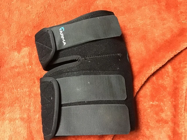 Pair SHIRES ARMA hot/cold joint relief boots for horses one size