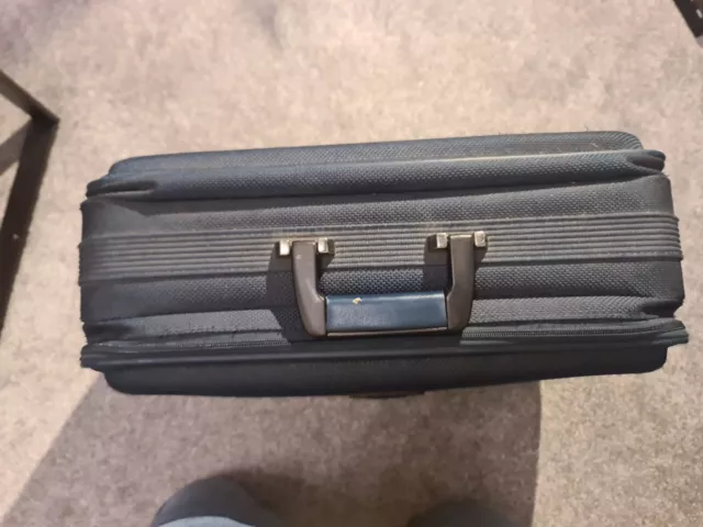 Antler Travel Bag Hand Luggage Cabin Shoulder Bag/Vanity Case 50x40x22 Cabin Bag 3