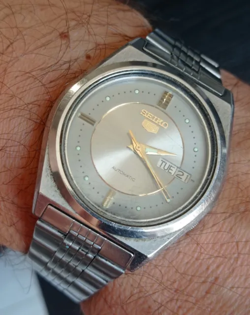 Seiko 5 automatico 7009 8040 oversize 38MM anni 70 raro orologio vintage funzion