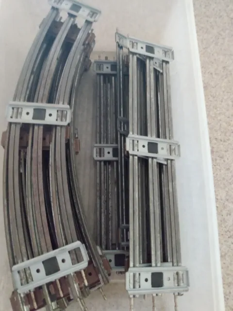 Lionel Standard Straight and curved  Track Section (19 pieces)