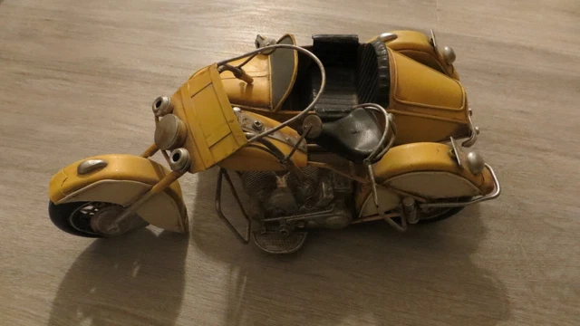 Motorbike Motorrad mit Beiwagen Biker Blech Nostalgie Farbe Gelb