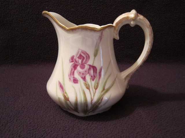 Pot A Lait En Porcelaine De Limoges  