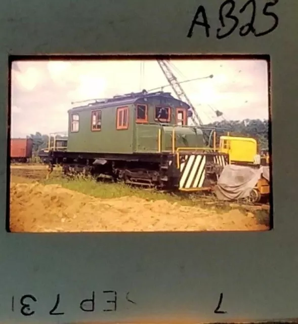 AB25 Train Slide ENGINE LOCOMOTIVE SWITCHER IN THE GRASS  SEP 73