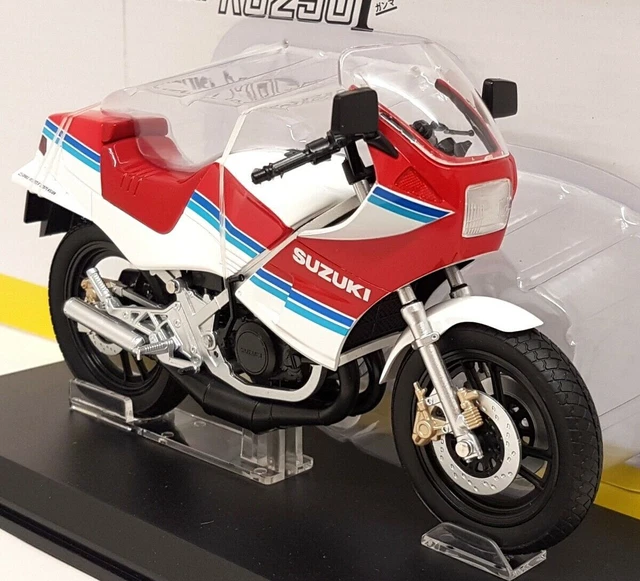 Kit Aoshima Suzuki rg 250 gamma 1984, scala 1/12 - Collezionismo In vendita a Varese