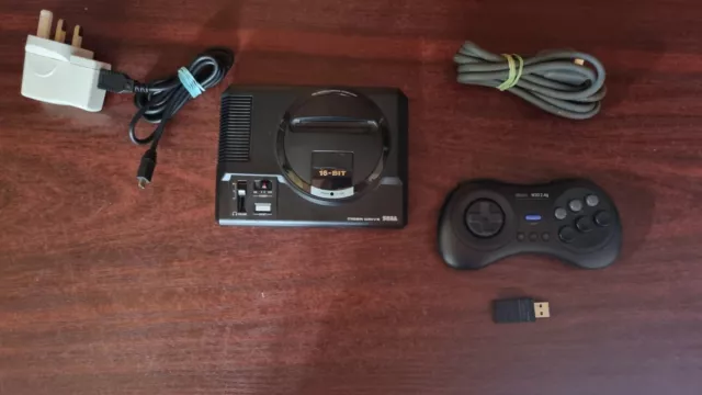 Sega Megadrive Mini & 8Bitdo Wireless Joypad Controller M30 & Receiver