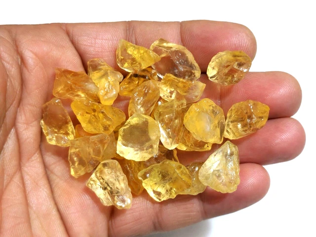 Citrine naturelle brute 336g environ - Pierres formes géométriques