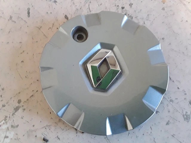 Renault Clio Mk3 Centre Cap Solonia Grey.