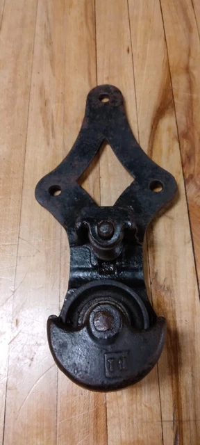 Allith Prouty Reliable Door Hanger Pulley 001