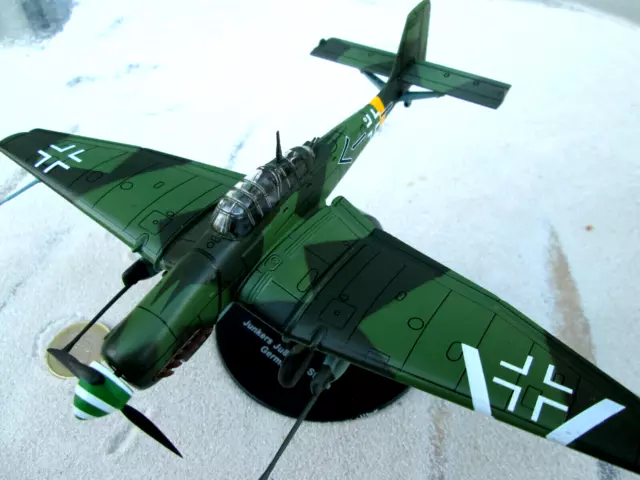 WW2 Junkers Ju - 87 Stuka Hans U Rudel  Aircraft / Avion  YAKAiR  Metall 1:72