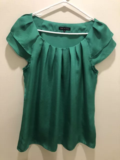 Women's Violet & Claire Sleeveless Blouse / Size Medium Green Pleated Front