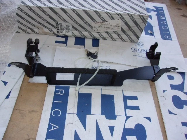 40 Supporti Per Paperelle Di Gomma Per Cruscotto Jeep - Base Antiscivolo Con Adesivi Inclusi - Espositore Per Collezionisti (Paperelle Escluse)