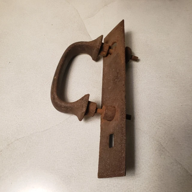 Antique Cast Iron old Farm Door Handle Pull Heavy Duty Cast Iron Salvage + Lock 3