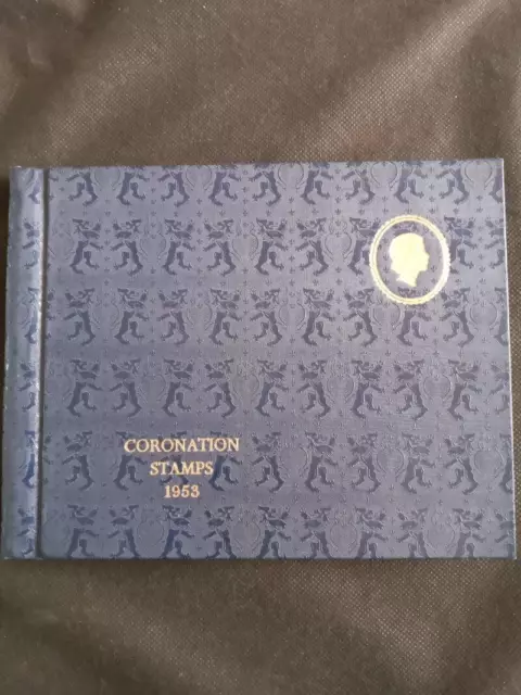 Upa-Sc-0332- Nr 33 Pics - Qeii Coronation Omnibus Album Mint