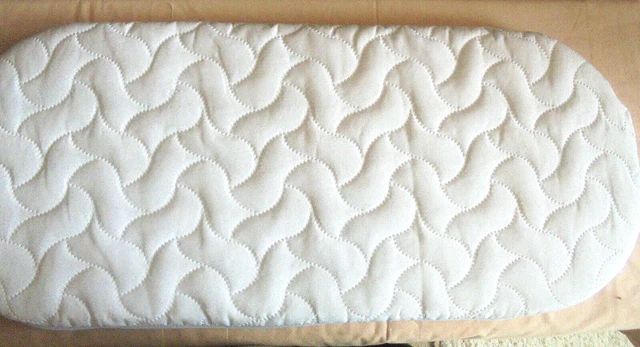 Moses Korb Babyschaum Matratze Ovale Form Grösse 75X32 Cm Abnehmbare Gesteppte Bedeckung