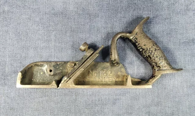 Vintage Stanley No. 182 Carpenters Woodworking Rabbet Plane Tool u-10I