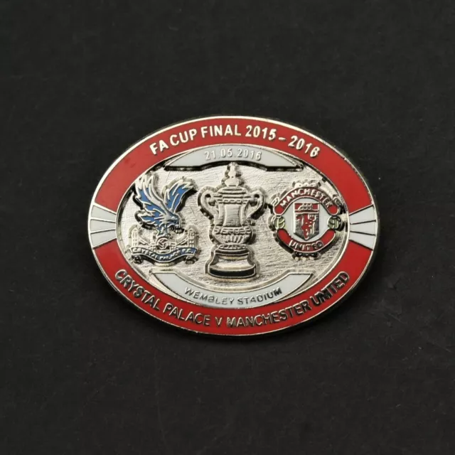 Manchester United & Crystal Palace - F.a. Cup 2016 Pin Badge
