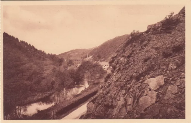 Carte postale ancienne ORNE CERISY-BELLE-ETOILE vallée du noireau