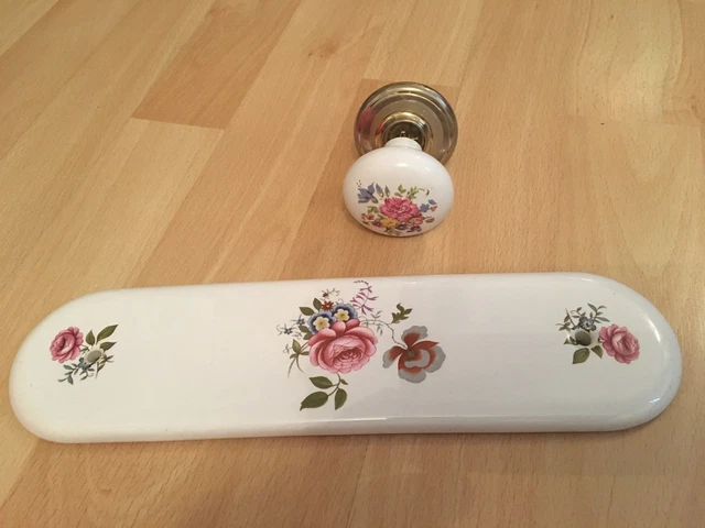 Beau bouton de porte et doigt de porte en porcelaine assorti I