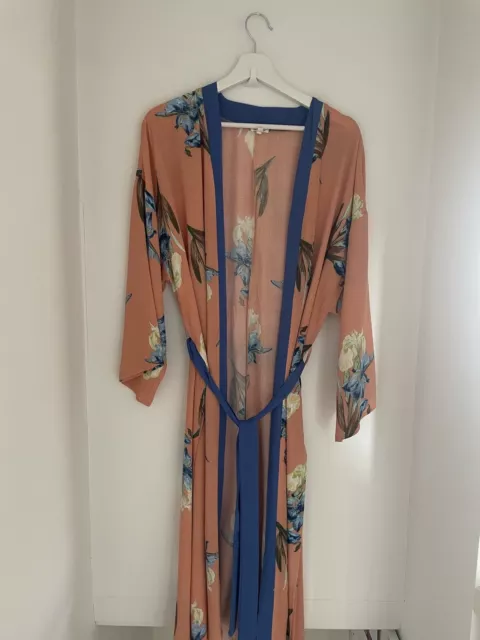 EN CRÈME Soft Coral Floral Print Sz M Belt Kimono “ Orinoco” Flow Robe SOLD OUT