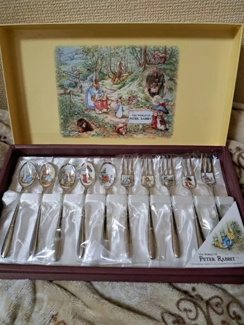 Juego de cubiertos Peter Rabbit estuche cuchara y tenedor conjunto de 10 piezas casi sin usar