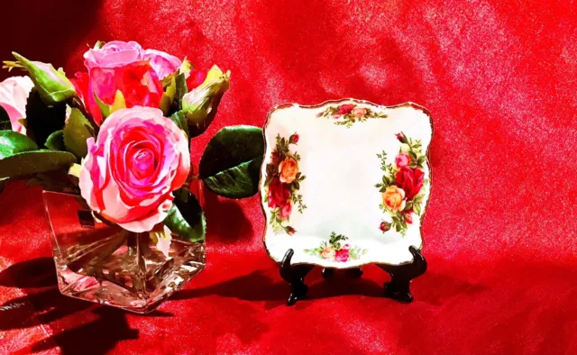 ROYAL ALBERT   "Old Country Roses"   Square Bon Bon Dish Made In England