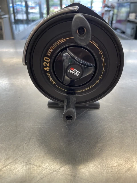 baitcasting reels saltwater Chaos XS Round Reel 5000 / RIGHT HAND / Blue grade aluminum and Daiwas Avet HXW 5/2 Series2463 Gear Ratio:6.7:1 Abu garcia Vendetta Spinning