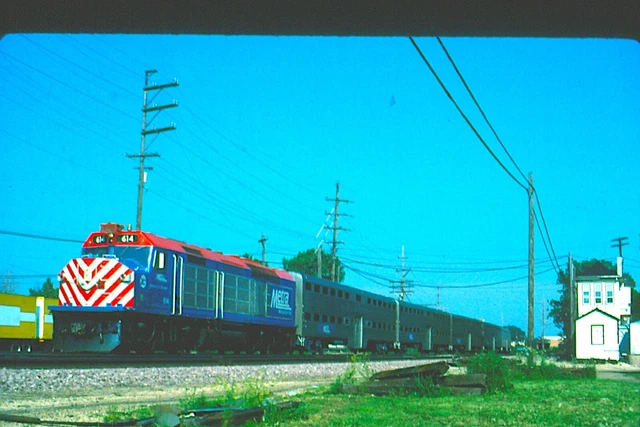 Metra 614 F-40C, Chicago, Il, 06/89; Kodachrome Original