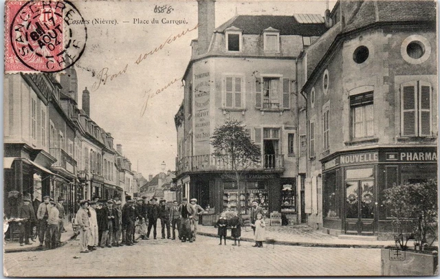 58 COSNES SUR LOIRE - place du carroue