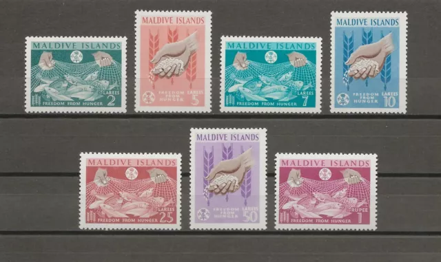 MALDIVE ISLANDS 1963 SG 118/24 MNH Cat £17