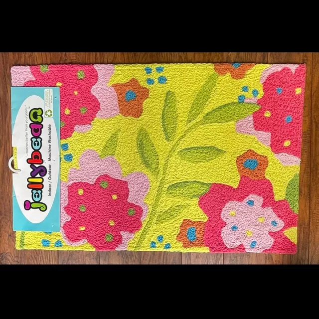 https://www.picclickimg.com/pG4AAOSwB39kn3kV/NEW-Jellybean-floral-washable-accent-rug%C2%A0-20x30-polyester.webp