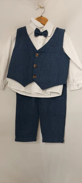 BNWoT Young boys Navy & white 3 piece suit set, EU size 110, UK 4-5. CG A11