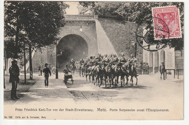 METZ - Moselle - CPA 57 - Militaire - Soldats à cheval - défilé Porte Serpenoise