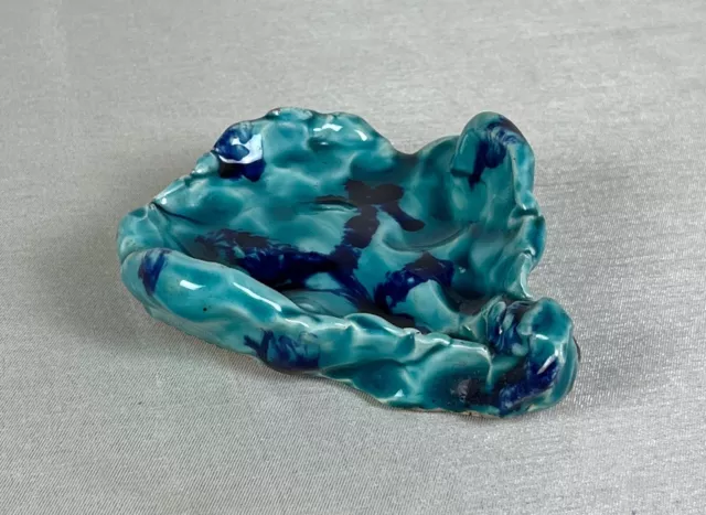 Ancien XXème joli petit cendrier en céramique