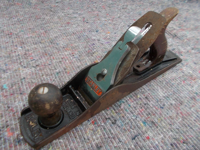 Old Vintage Stanley Bailey No 5 Wood Plane Carpenters Tool
